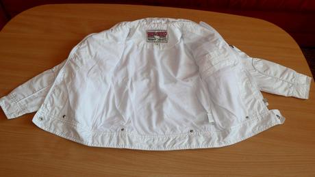 Ľahučká biela motorkárska bundička pre babu., 110