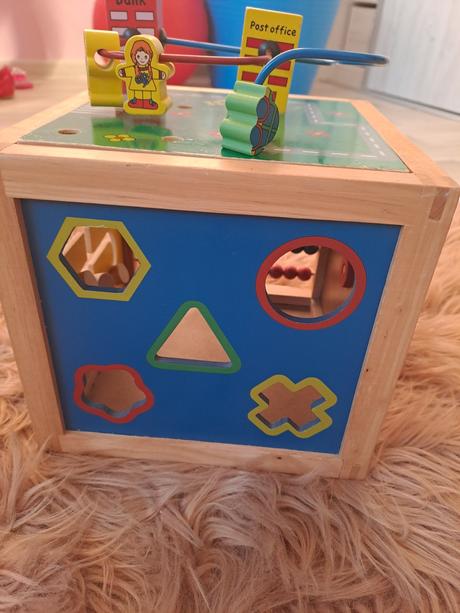 Drevená veľká interaktívna kocka, 