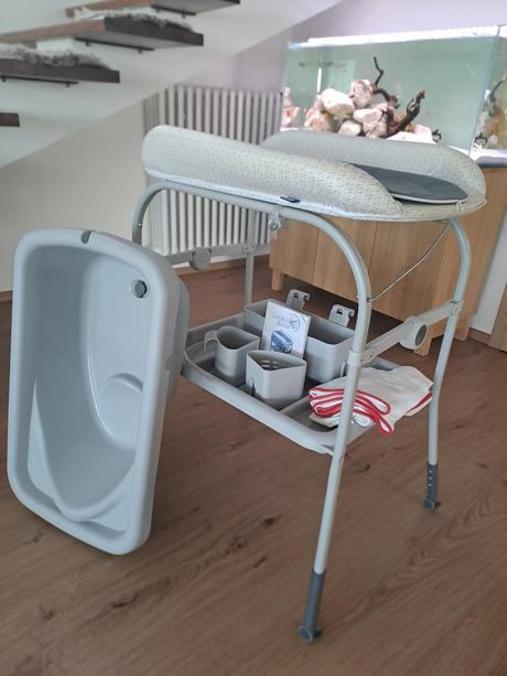 Prebaľovací pult s vaničkou, 