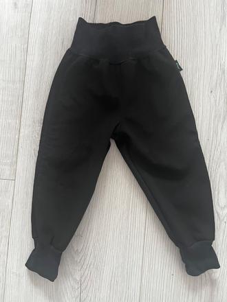 Čierne softshellové nohavice zateplené flisom, 86