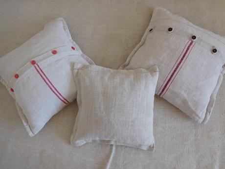 Vankúše menšie , vačšie, podlhovasté,, 