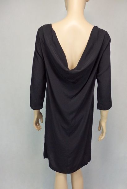 Kvalitný čierne šaty, s