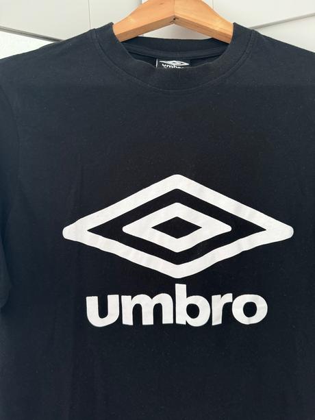 Dámske čierne tričko m, umbro,m