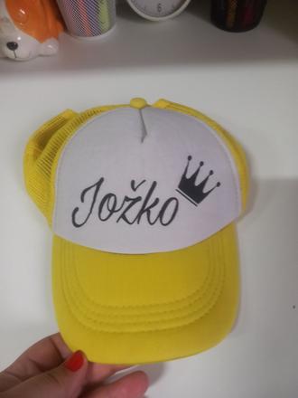 Šiltovka s menom jožko, 54