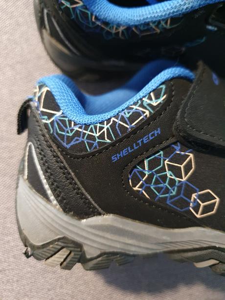 Športové topánky, 25