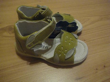 Sandálky, vnútorná dĺžka 14 cm, 22