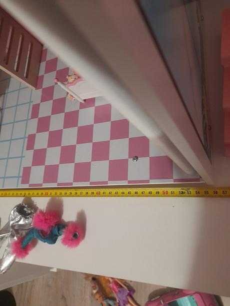 Drevený barby domcek+ďalšie prislusenstvo, 