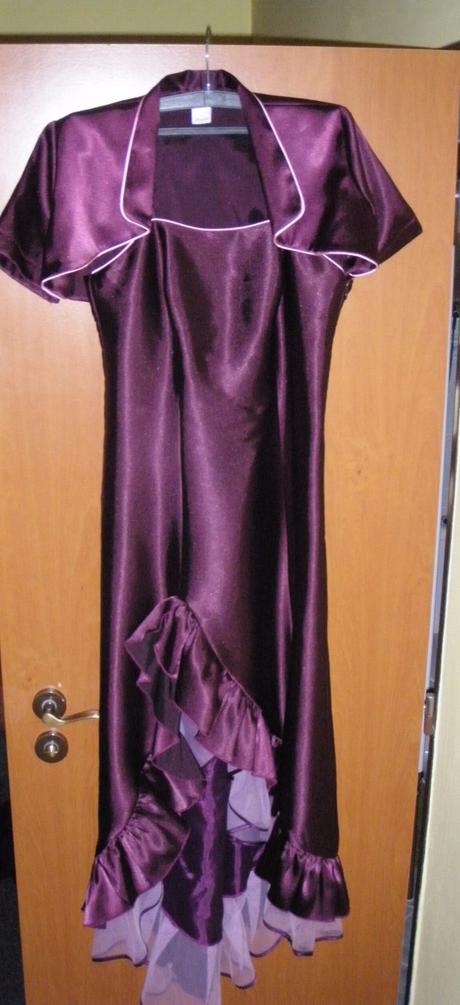 Šaty s poštovným, 36