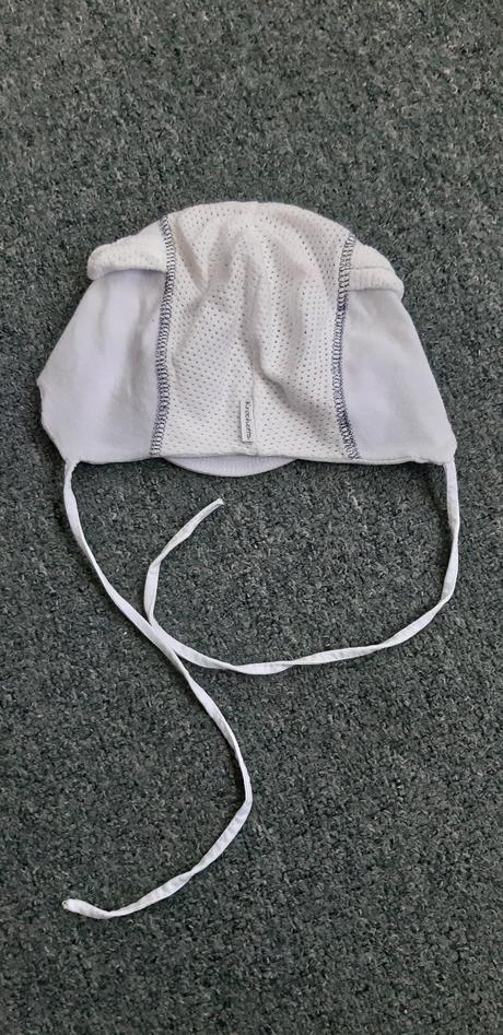 Dierkovaná čiapka, 86