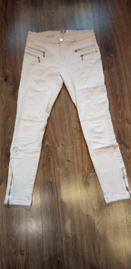 Sviatočné džínsy, new yorker,m