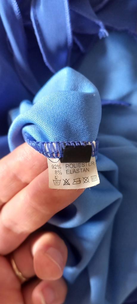 Asymetrické spoločenské šaty, m