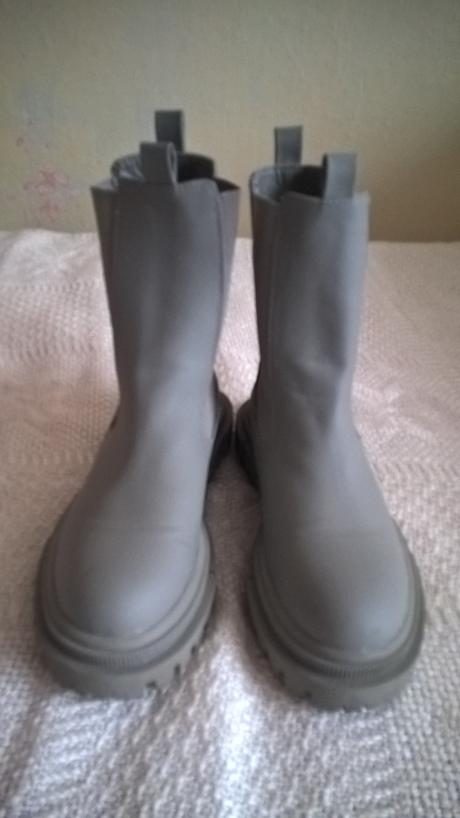 Prechodné čižmy, bershka,39