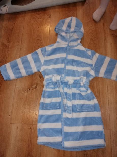 Pruhovaný župan, 104