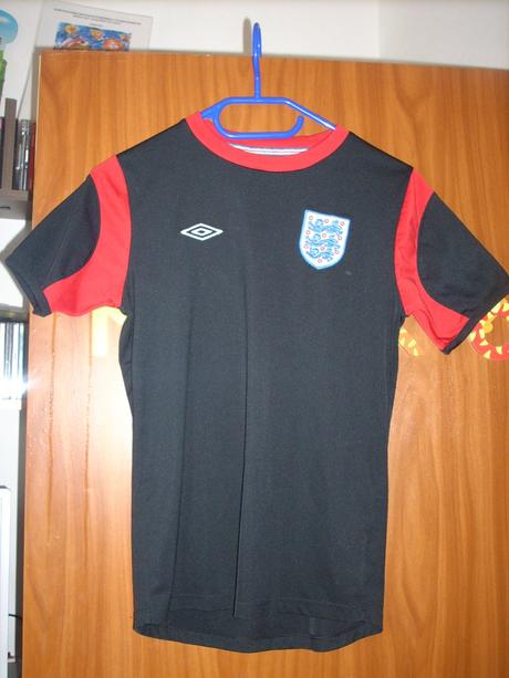 Futbalové tričko , umbro,152