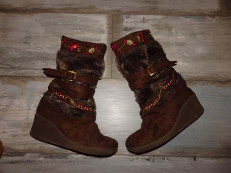 Semišové vyšívané čižmičky veľ. 19cm, 30