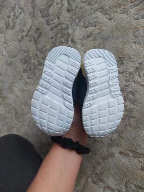 Tenisky, reserved,20