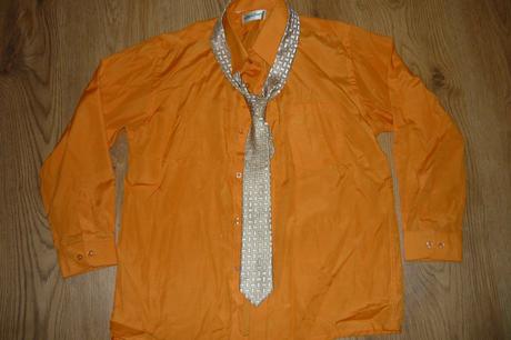 Košela slávnostná s kravatou , 37