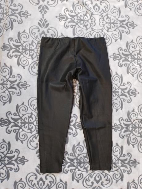 Zara dámske zaujimave legíny / nohavice, zara,m