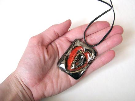 Keramický náhrdelník so srdiečkom, 