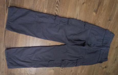 Kapsáče rifľové sivé, takmer nenosené, bershka,34