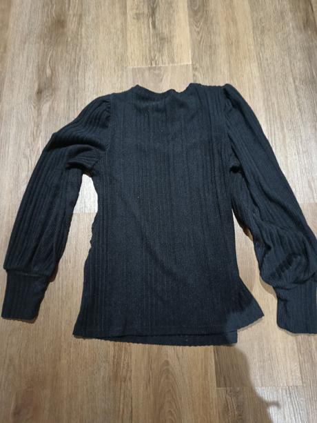 Čierny tehotenský sveter, l