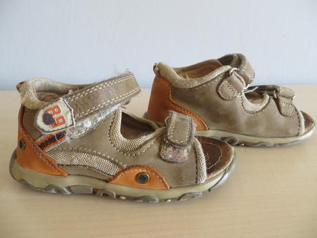 Kožené sandálky, bubble gummers,24