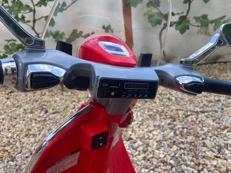 Elektrická motorka vespa, 