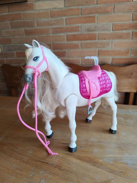 Interaktívny kôň a barbie, 