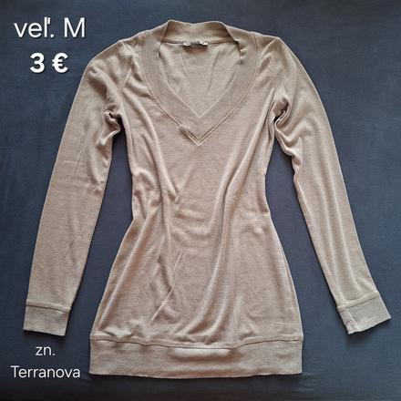 Predĺžený top s výstrihom do v, terranova,m
