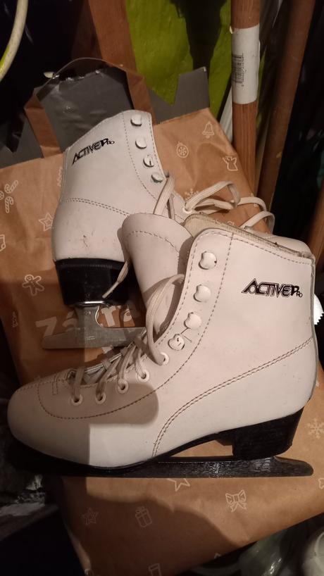 Korčule na ľad, 34