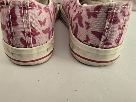 Plátenky s motýlikmi, 29