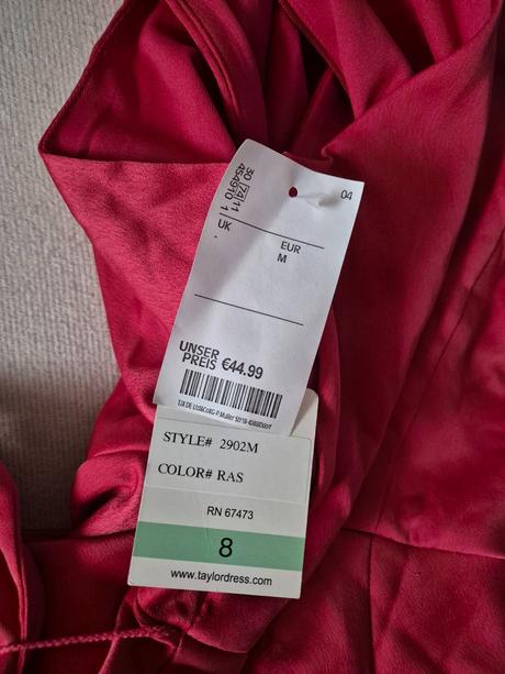 Elegantné lesklé šaty, m