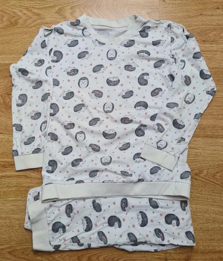 Krásne pyžamko, cornette,128