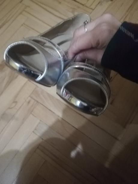 Strieborne lodicky, 37