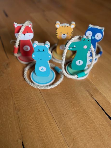 Janod hra na hadzanie,