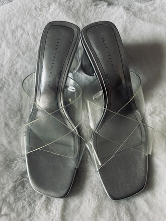Kožené strieborné šľapky s vinylom zn. zara, zara,40