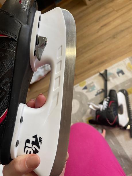 Zimne korcule nastavitelne 35-38, crowned