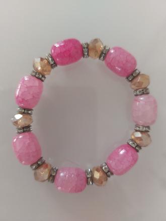 Krásny ružový naramok,