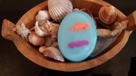 Mydlo s rastúcou hračkou a kozím mliekom,