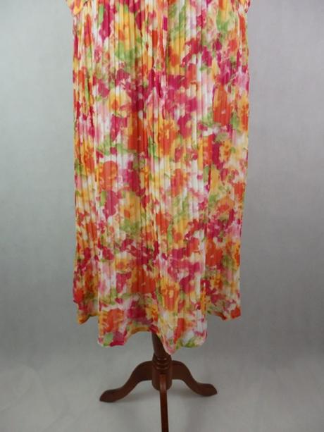 Luxusné letné plisované  šaty, 42