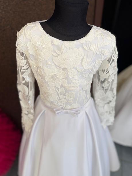 Šaty na prijímanie, 134 / 140