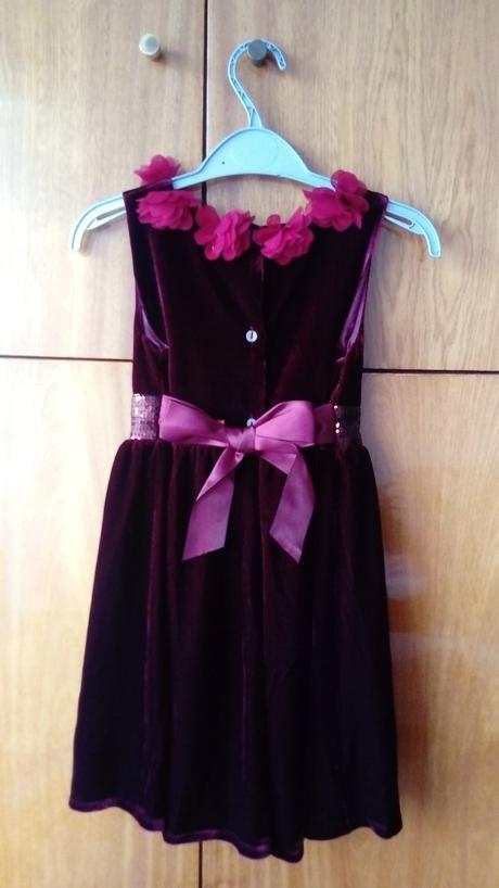 Dievčenské šatičky, tu,110