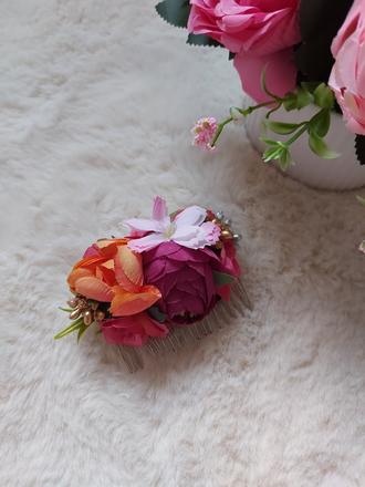 Kvetovana spona, hrebienok do vlasov,