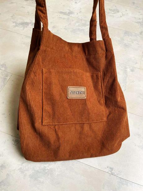 Menčestrová kabela s magnetkou,