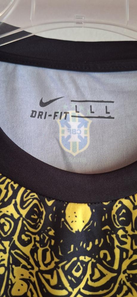 Futbalový dres, l