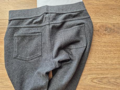 Hrubšie tm.sivé legíny veľ. 158/164, takko,158