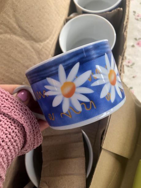 Šálky/ hrnčeky kvetinové, 