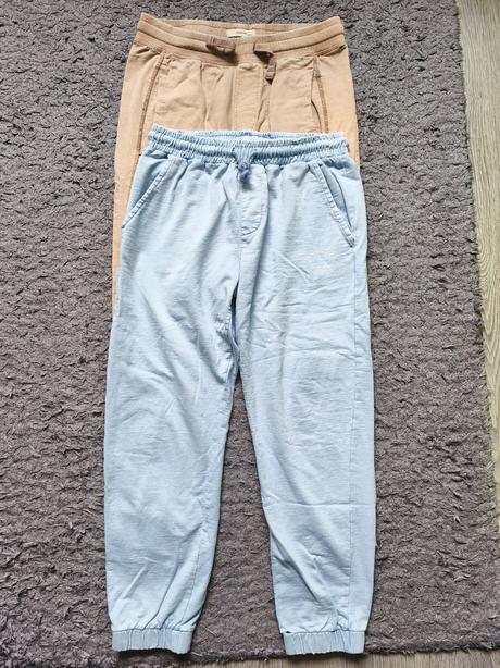 2x tepláky, reserved,152