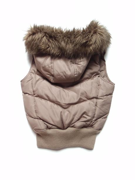 Futrovaná vesta, c&a,158