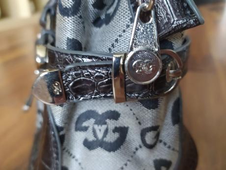 Extravagantná kabelka, 